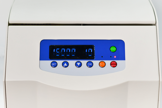Centrifugadora de alta velocidad controlada por microprocesador ajustable