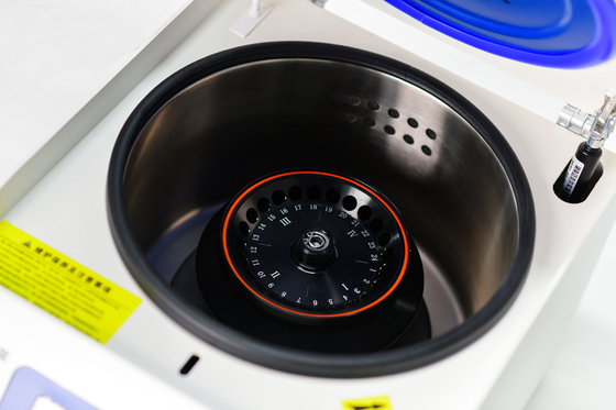 Centrífuga de alta velocidad de 16500 rpm con opciones de rotor versátiles