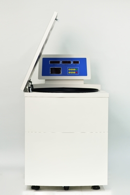 Centrifugadora vertical de capacidad 4L con sistema de refrigeración que ofrece un control de temperatura preciso de - 20°C a +40°C para la separación de muestras sensibles